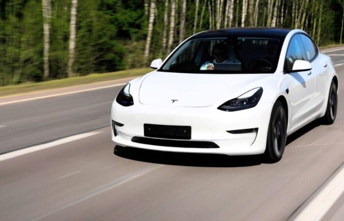 tesla-warns-model-3-tax-credit-might-be-reduced-after-end-of-year-–-tesla-(nasdaq:tsla)