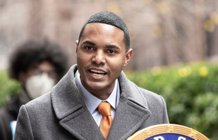 us-congressman-ritchie-torres-challenges-sec’s-crypto-onslaught